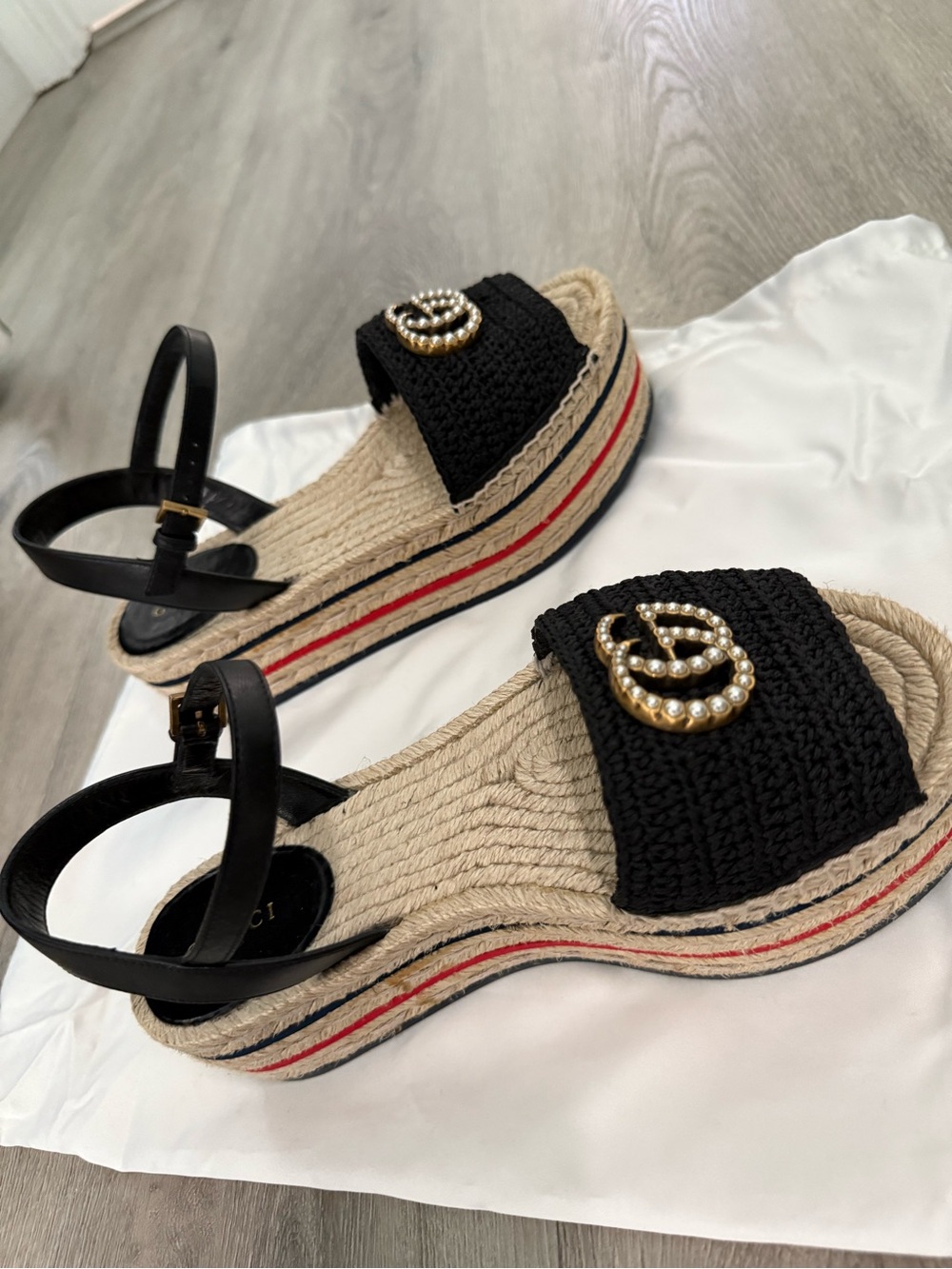Gucci Black Raffia Espadrille Sandals with Gold Crystal Double G - Picture 13 of 14